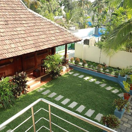 Cherai Beach Palace Bagian luar foto