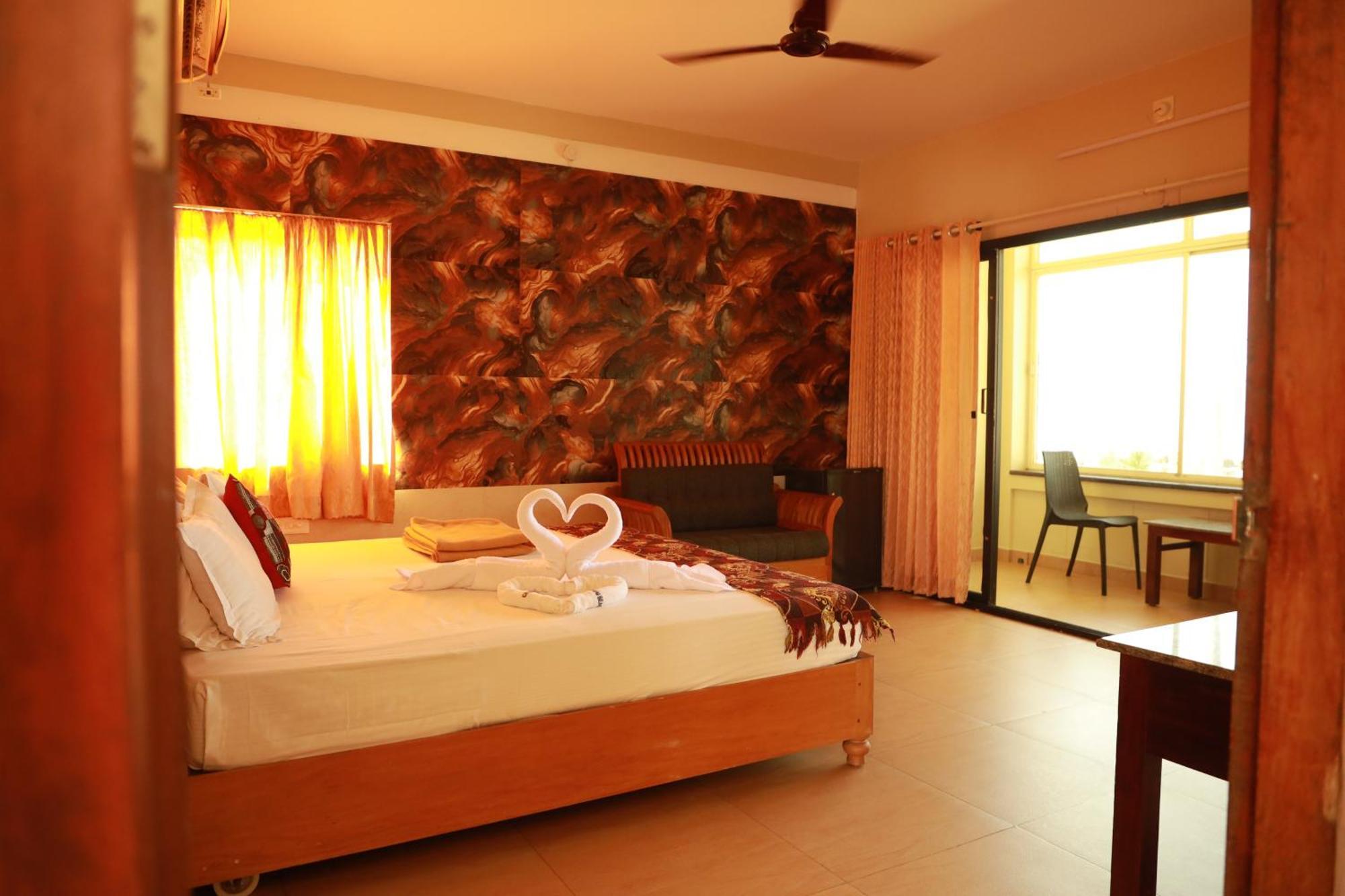 Cherai Beach Palace Bagian luar foto