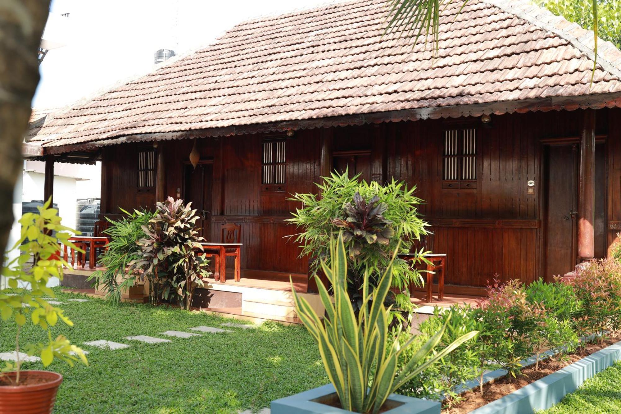 Cherai Beach Palace Bagian luar foto