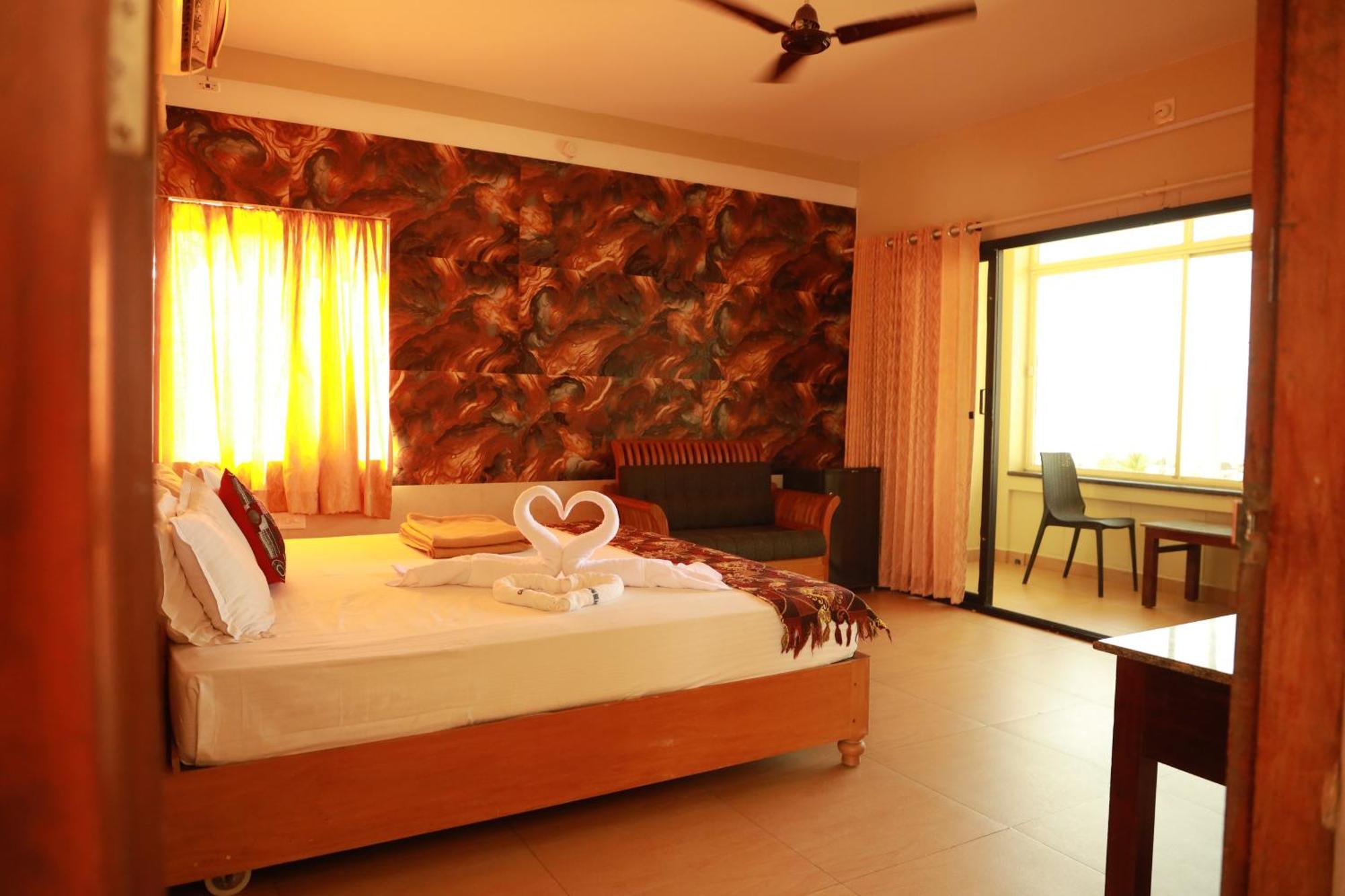 Cherai Beach Palace Bagian luar foto